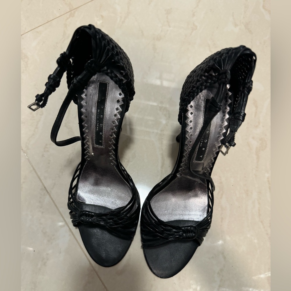 Size 6 Heels, Laundry by Shelli Sega